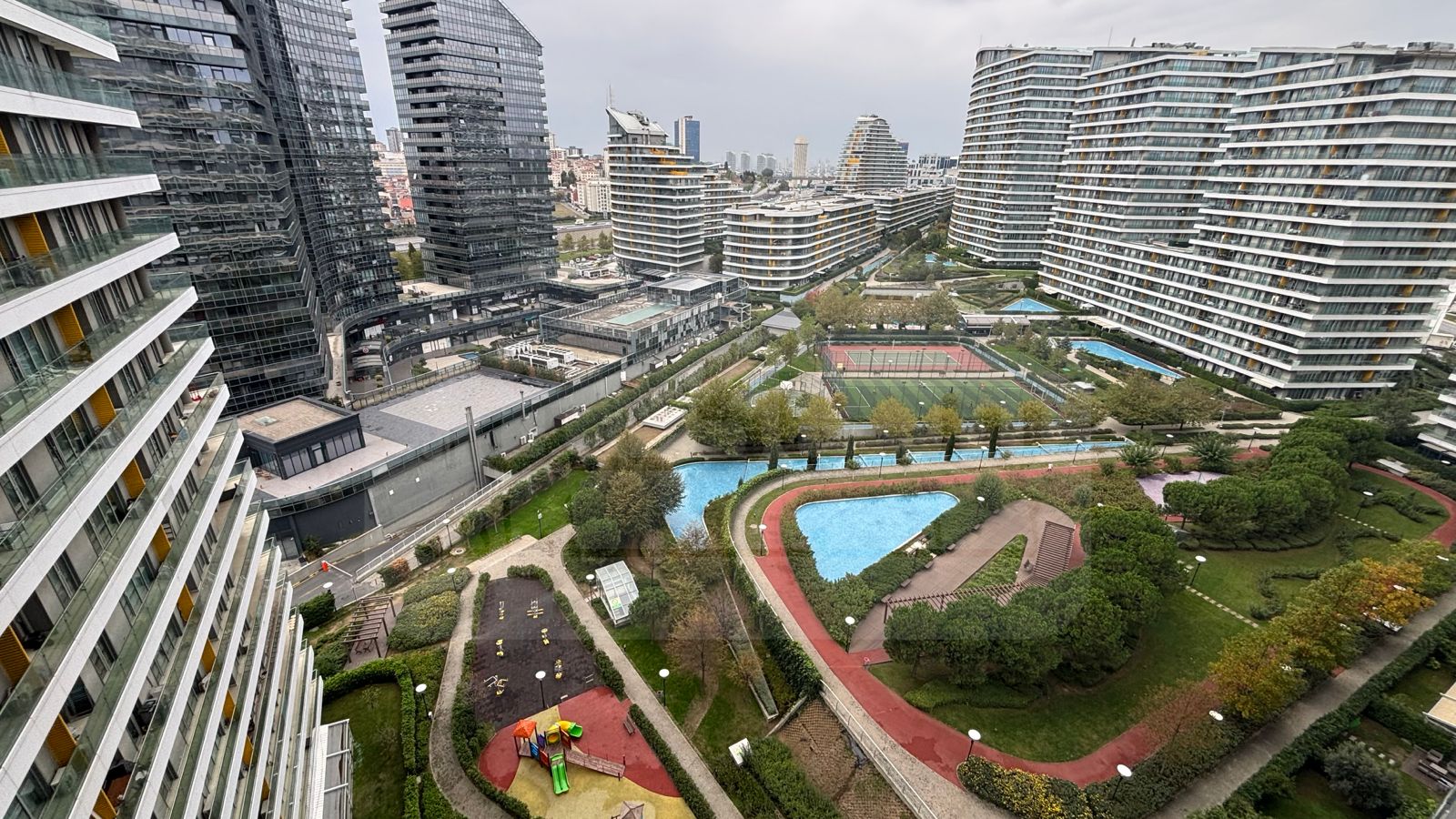 WhatsApp Image 2025-10-14 at 12.08.26 (4)